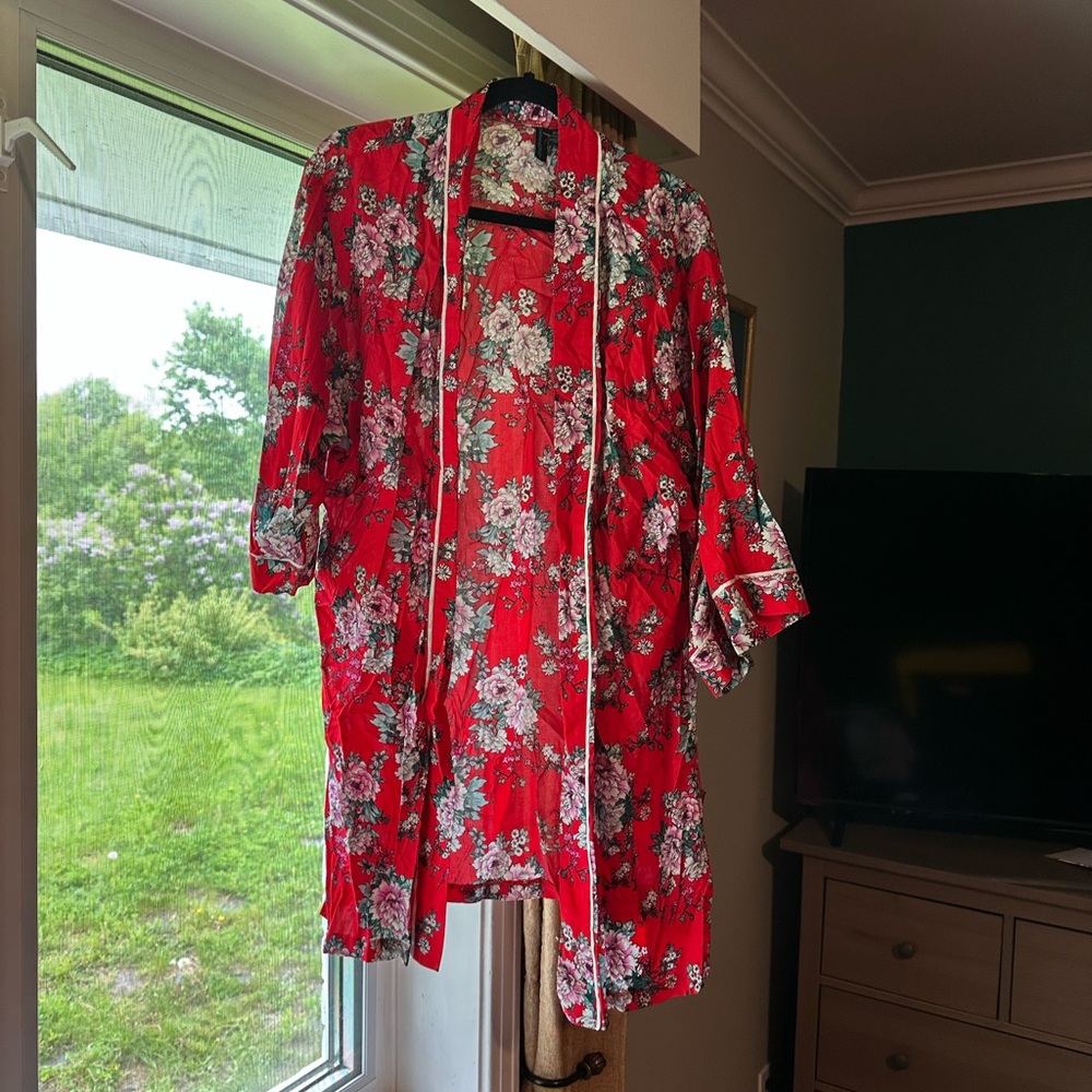 Cynthia Rowley Red Floral Kimono